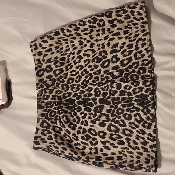Leopard mini skirt - Picture 3 of 9
